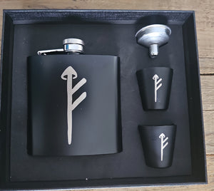 Fleinsopp pocket flask gift box